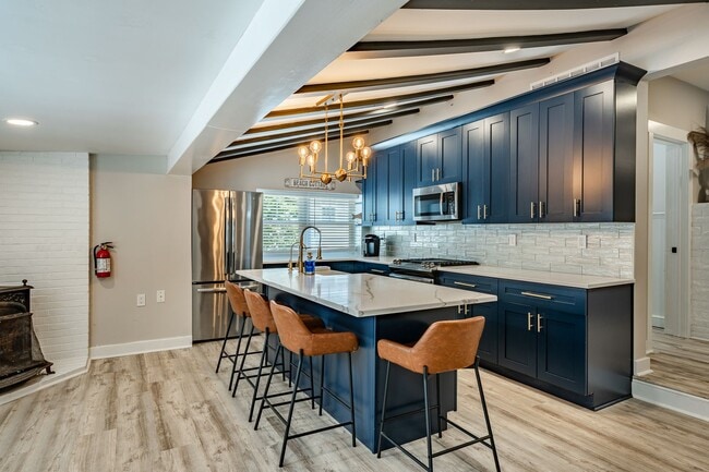 Building Photo - 5708 Park Blvd Unit 3