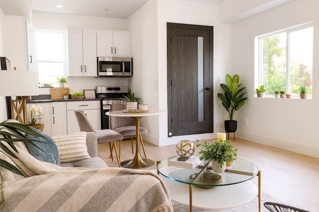 Photo - 3332 Madera Ave