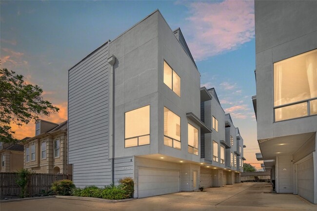 Building Photo - 5712 Winsome Ln Unit 5