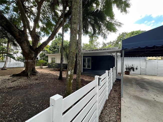 Photo - 6810 SW 70th Ave