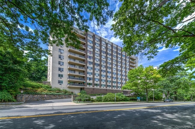 Building Photo - 125 Lake St Unit 9-B South Rental