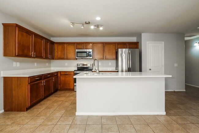 Photo - 8822 W Pioneer St