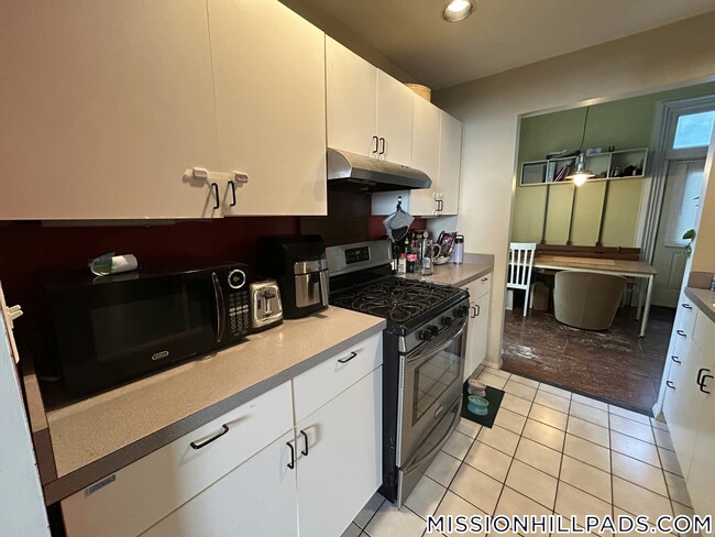 Photo - 743 Parker St Unidad 2