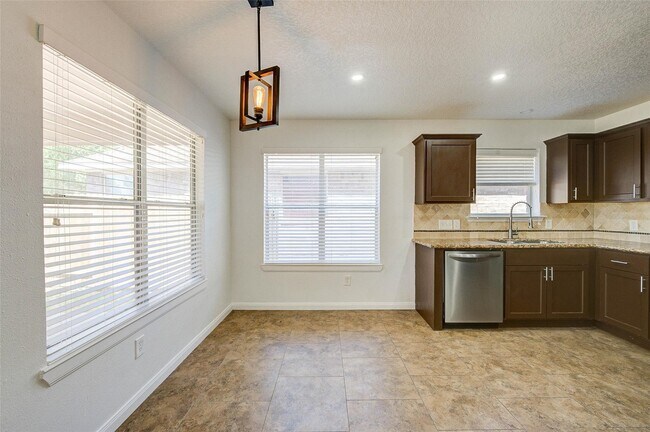 Photo - 1403 High Thicket Ct