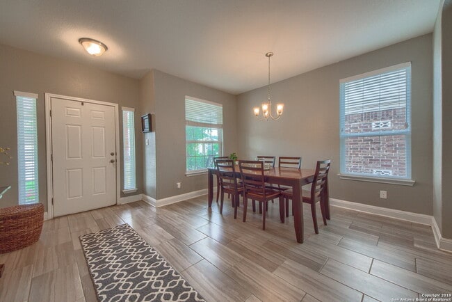 Photo - IMMACULATE HOME IN ALAMO RANCH AT 50% OFF THE 1ST MONTH'S RENT!!!