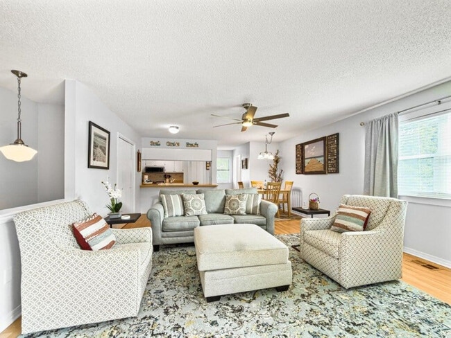 Building Photo - 113 N Myrtle Dr Unit ID1447118P