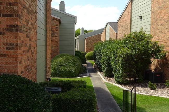 Summer Creek Apartments