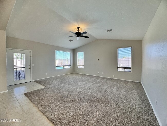 Photo - 673 S Peppertree Dr