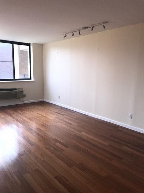 300 Newark St. Unit 5C