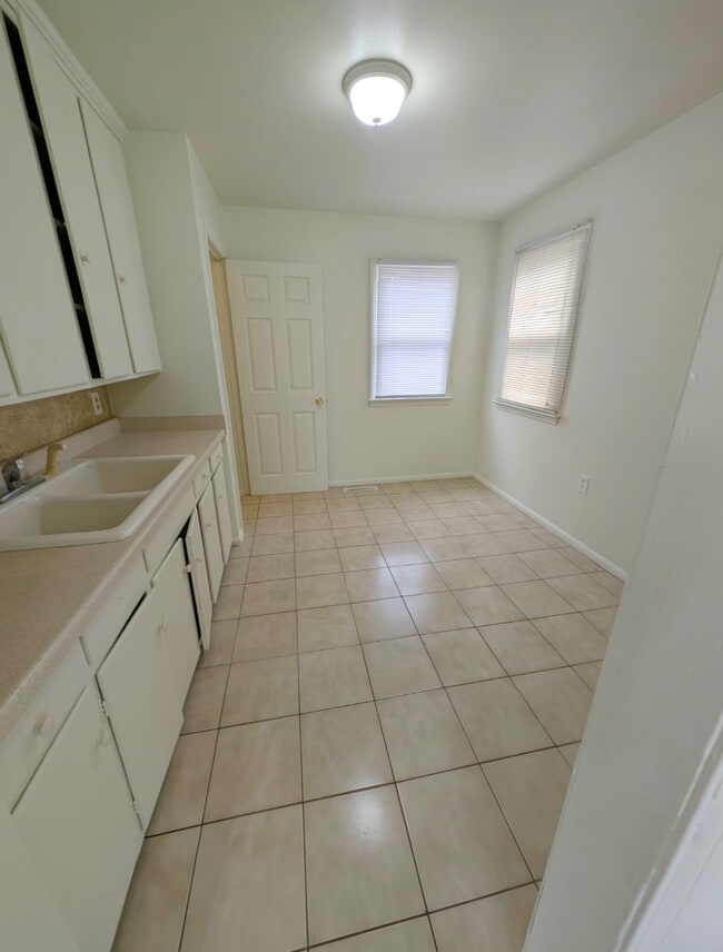 Photo - 3424 W Mott Ave