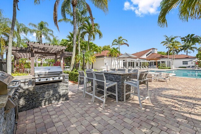 Centro at Davie Apartments