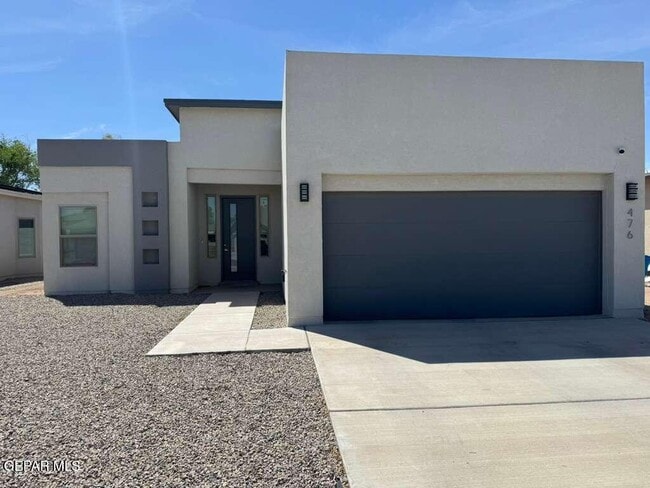 Building Photo - 476 Deserts Dr