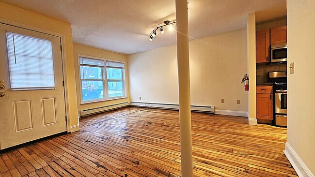 Photo - 44 N Champlain St Unit APT 1