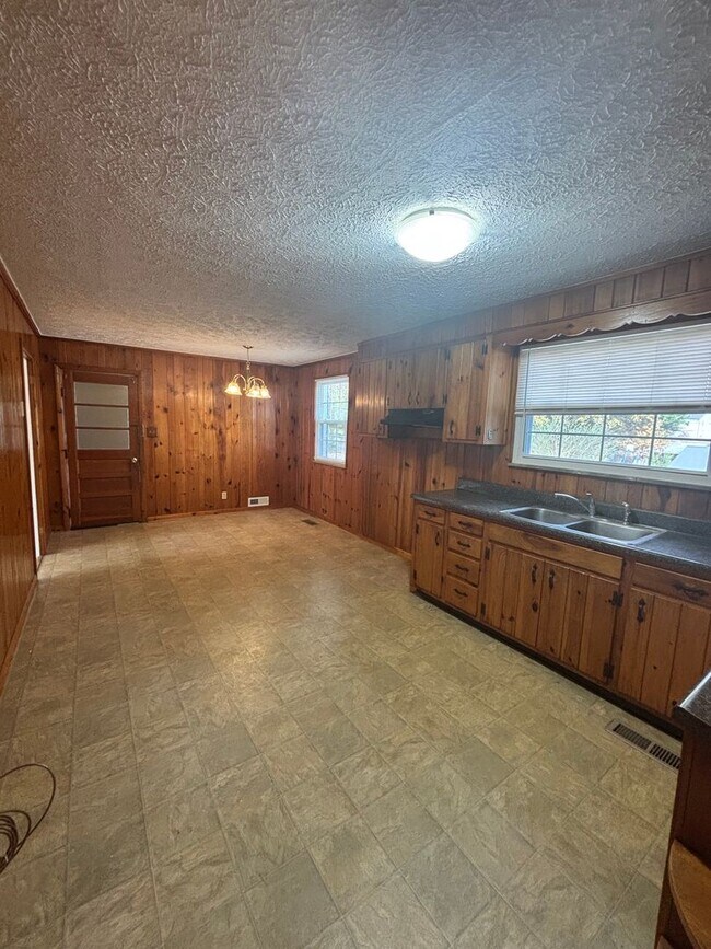 Photo - Updated 3bd/2bth home with Remodeled Maste...