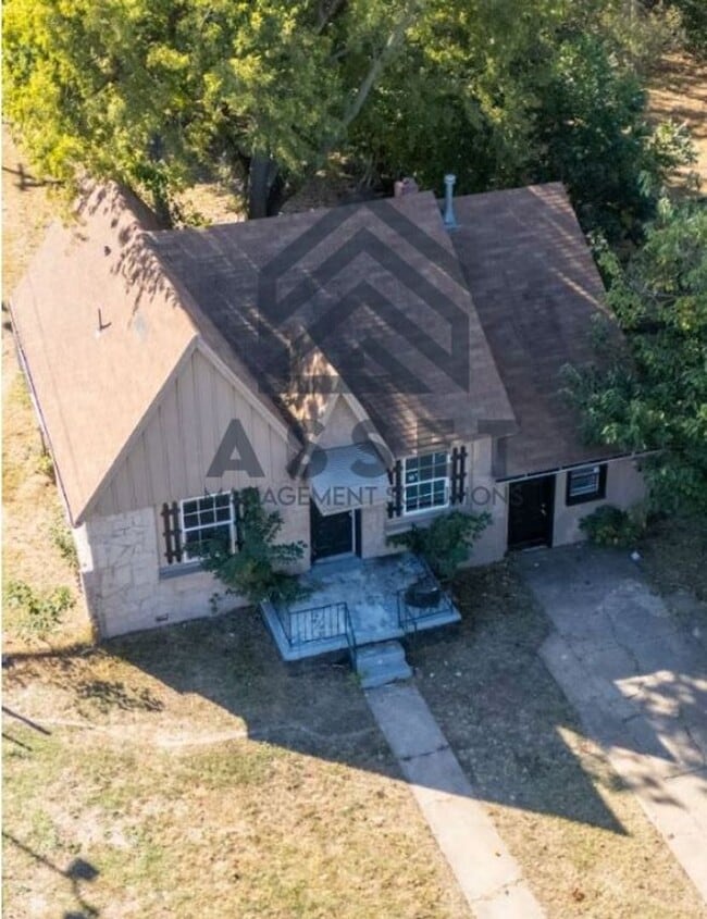 Photo - 4 Bedroom House Available now in OKC