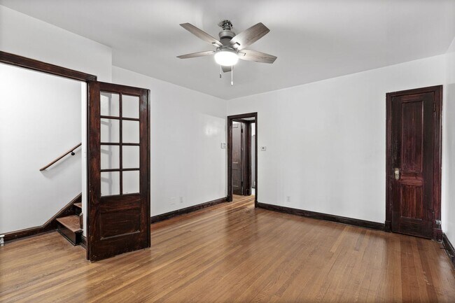 Photo - Newly Renovated 4BR/2BA - IMMEDIATE MOVE I... Casa Adosada