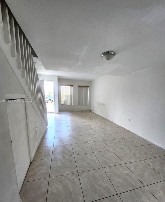 Photo - 9203 Fontainebleau Blvd Unidad 101