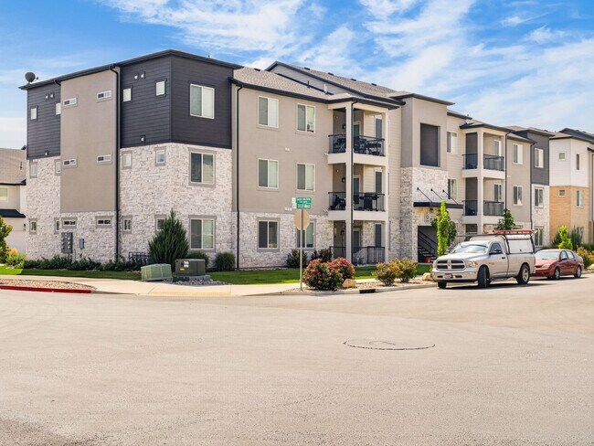 1386 N 3830 W