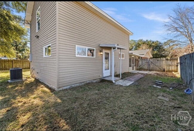 Building Photo - 1230 Estates Way