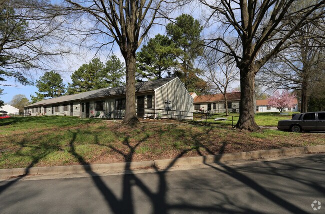 Photo - Forest Hills Heights Apartments