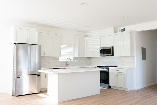 1200 N Hobart Blvd Unit 1200 N Hobart