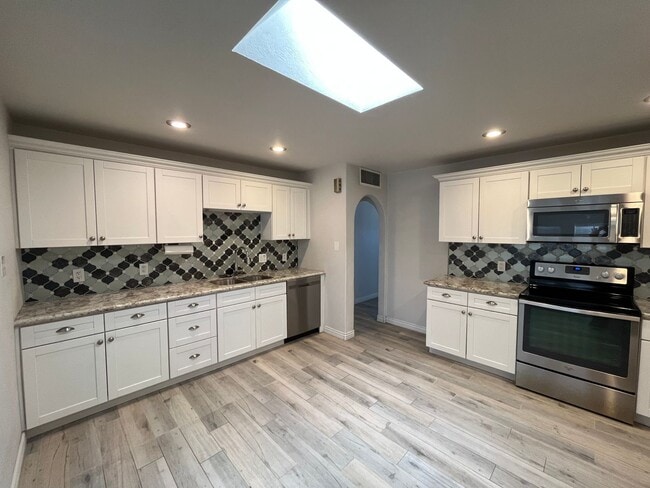 Beautiful Three Bedroom Scottsdale House w... - Beautiful Three Bedroom Scottsdale House w...