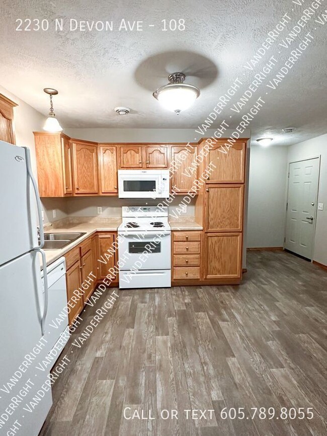 Photo - 2230 Devon Ave Unit 108
