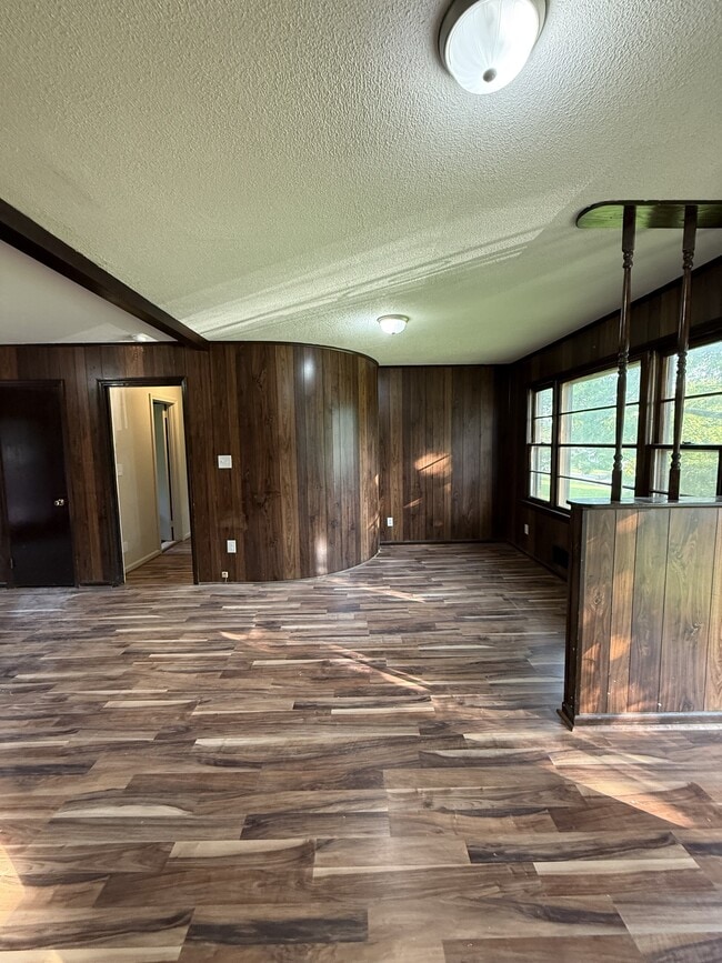 Photo - 317 Sunhill Rd NW