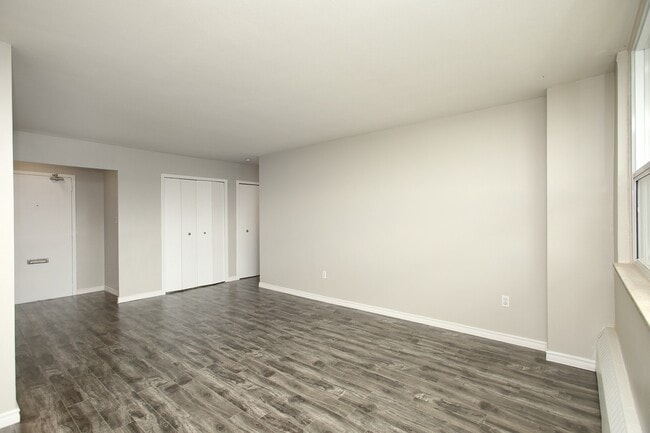 Photo - 1265 Pentland St
