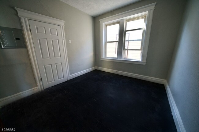 Photo - 533-534 4th St