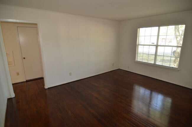 Photo - 700 Grande Dr