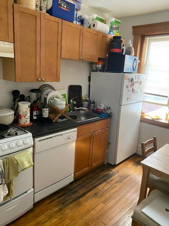 Building Photo - 88 Hancock St Unit 2 Rental