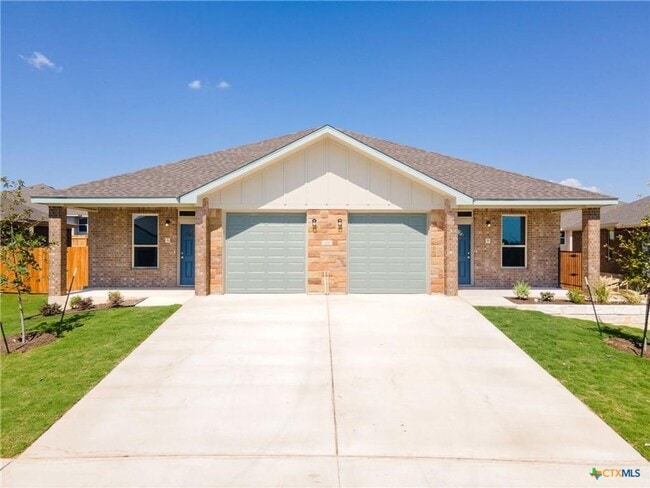 Building Photo - 122 Leon Ln Unit B