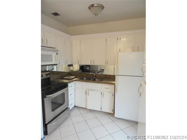 Building Photo - 1600 NE 114th St Unit 302