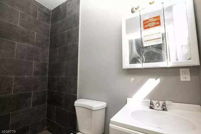 Building Photo - 401 E 28th St Unit 1 Rental