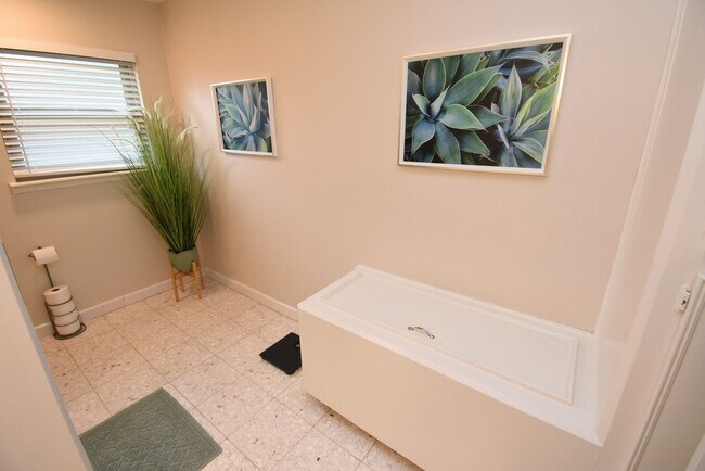 Photo - 7907 Aleta Dr