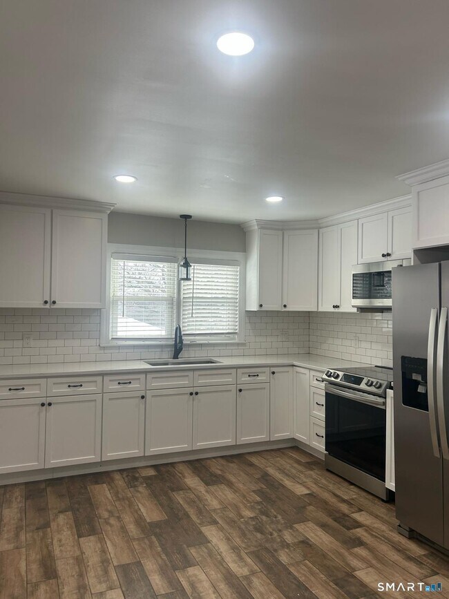 Photo - 82 Middlefield Ave Unit 2nd Floor