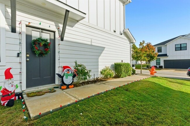 Photo - 159 Threshing Rd