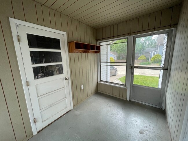 Photo - 1704 pixley avenue