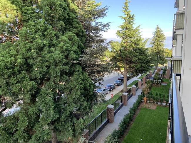 Photo - 20686 Eastleigh Crescent