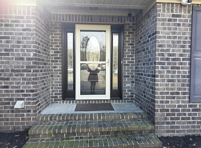 Photo - 1764 Tamarind Way