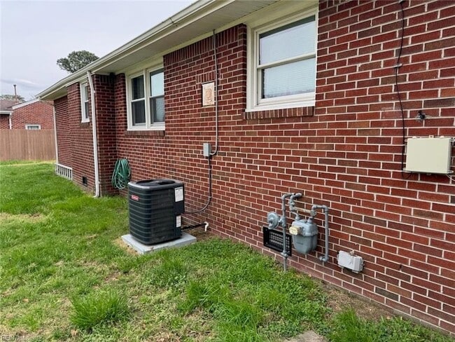 Photo - 6328 Shelby Ln