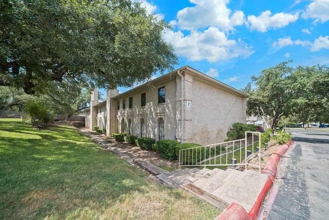 Building Photo - Fredericksburg_8415 Unit 704