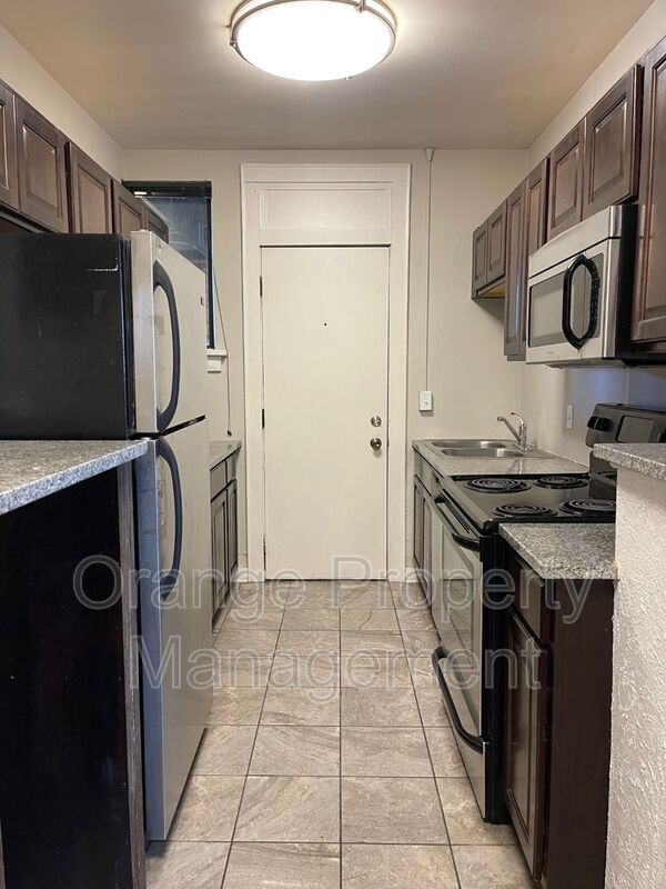 Photo - 3302 Burt St Unit #5