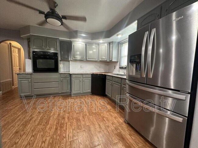 1920 Bayside Dr