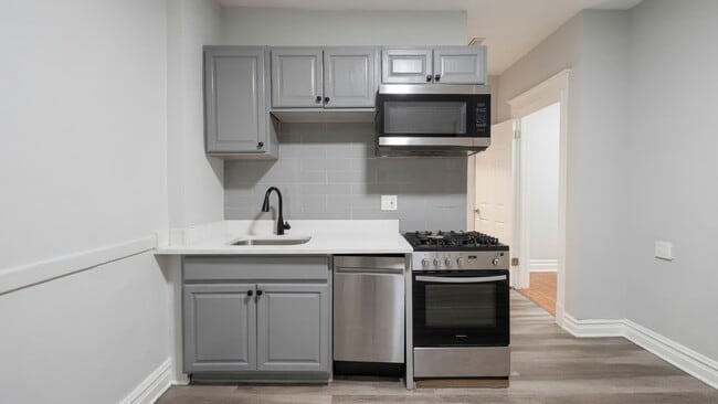 Photo - 3649 W Montrose Ave Unidad 1M