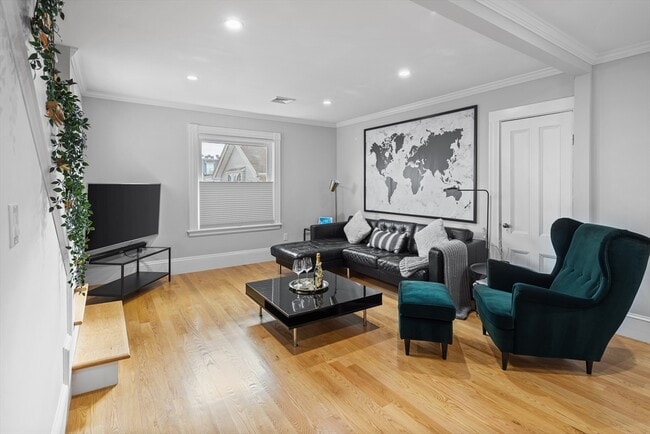14 Everett St Unit 14-2