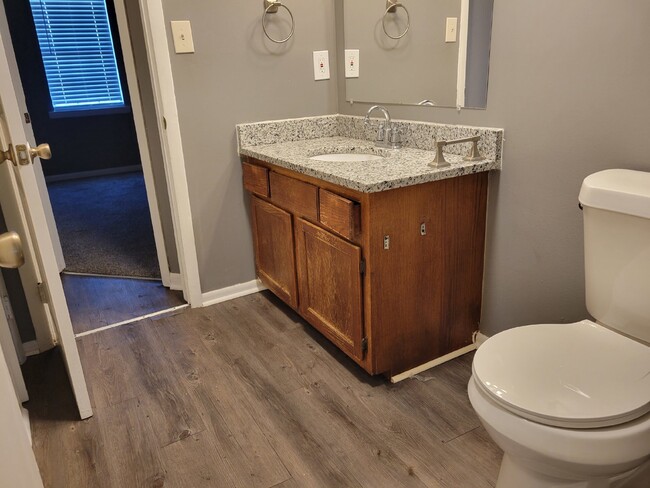 Photo - "Charming 2-Bedroom Haven on Glenn Street – Cozy Comfort Awaits in Decatur!" Unidad Apt 4