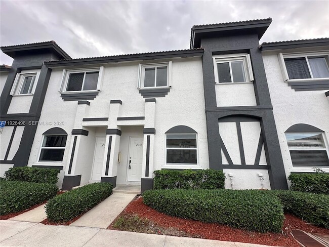 Building Photo - 2308 SE 23rd Terrace