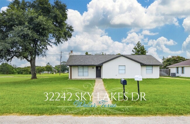 Building Photo - 32242 Sky Lakes Dr